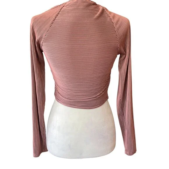 Saints + Secrets Twist Front Pleated Long Sleeve Cropped Top SZ M Pink Blush - Picture 4 of 11